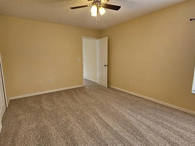 10368 Lansfield St — Photo 23