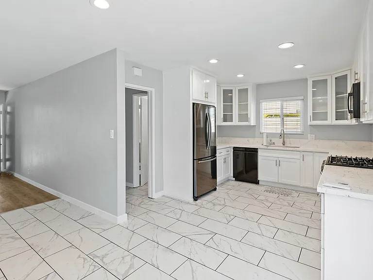 4219 Florida St — Photo 34