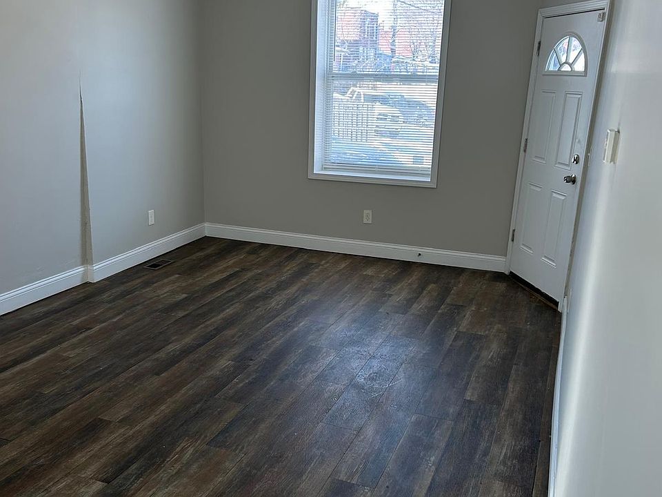 1st image of 3022 Iowa Ave