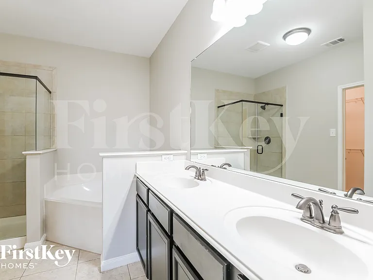 710 Shady Meadow Ln — Photo 10