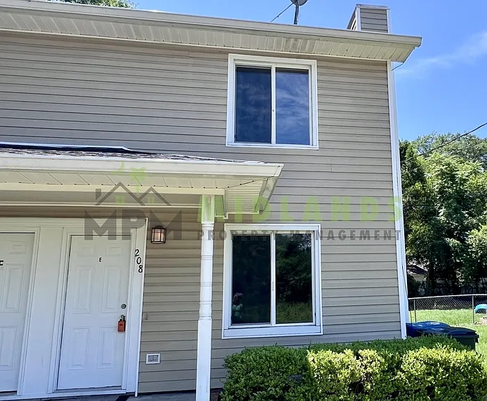 208 S Cromwell St #E — Photo 3