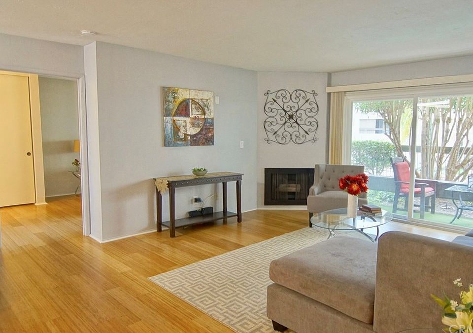2nd image of 6757 Friars Rd Unit 2