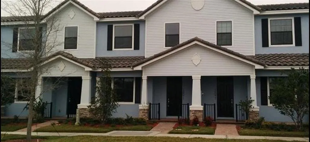 3 bed, 2.5 bath, 1639 sqft, $2,400 — Photo 1