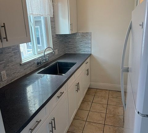 2nd image of 1422 Hermosa Ave #1422
