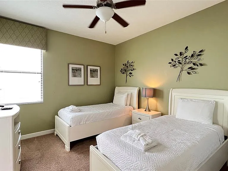 2353 Victoria Dr — Photo 18