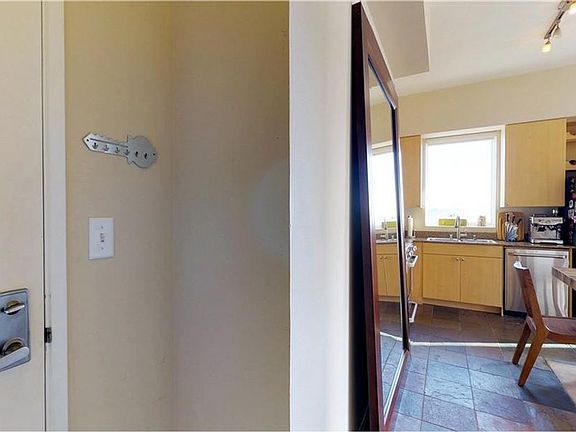 5th image of 388 E Ocean Blvd Unit 916