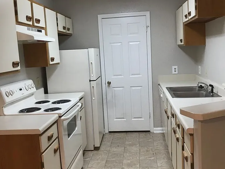 Villas at Autumn Hills — Photo 48