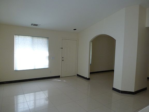 4th image of 14930 Joshua St