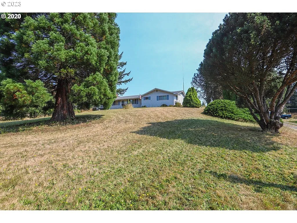 38769 SE Coupland Rd photo 1