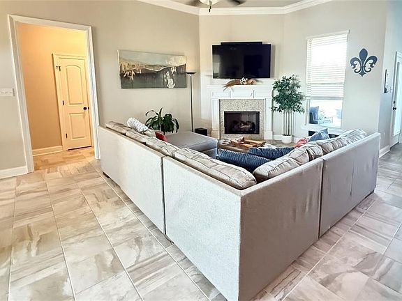 3rd image of 20151 Carolina Ct