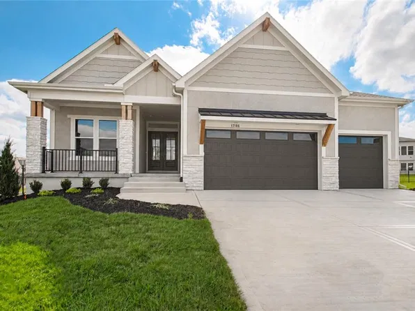 17186 S Laurelwood St, Olathe, KS 66062