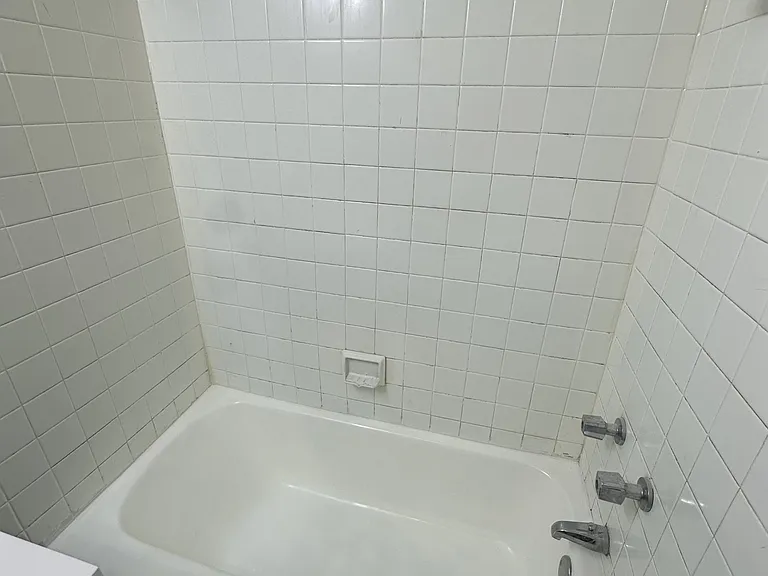 405 S 8th St — Photo 8