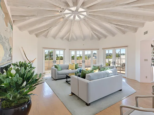 1525 State St APT 306, Santa Barbara, CA 93101