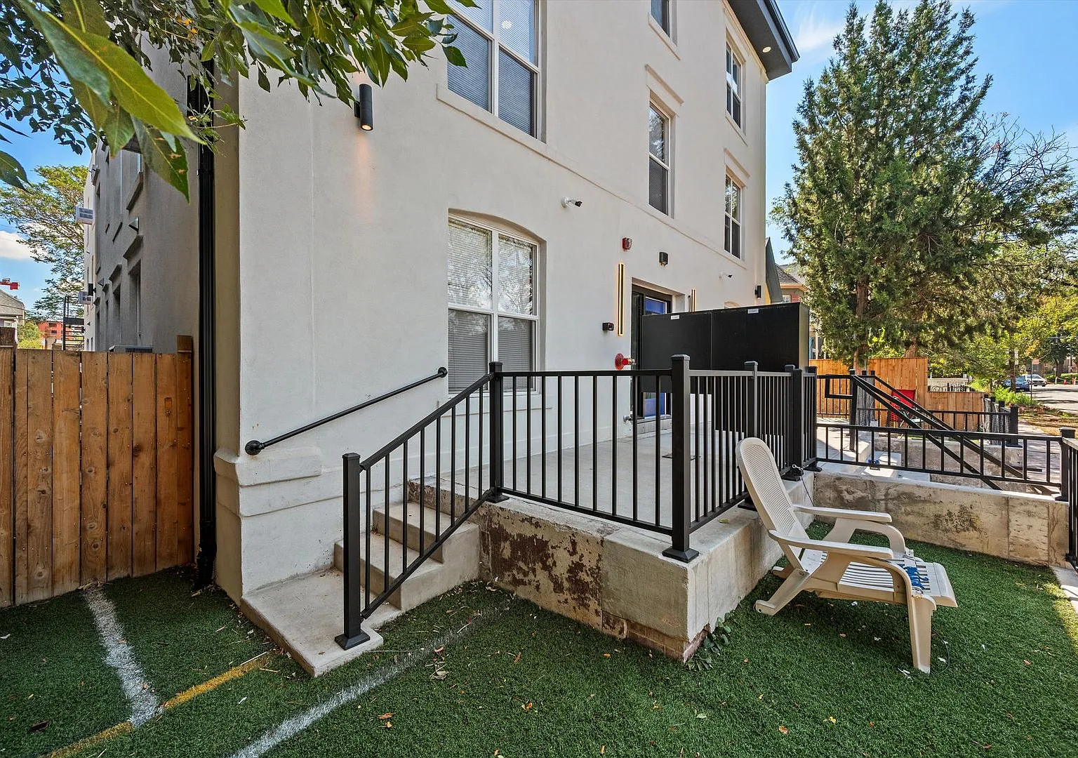 Modern Cap Hill Retreat with Historic Character — Photo 4