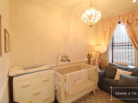 5th image of 120 Manhattan Ave Unit 2