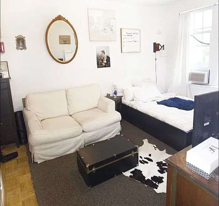 2nd image of 172 Waverly Pl APT 1A