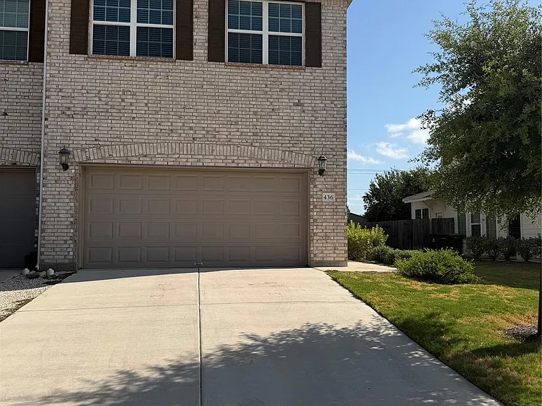 436 Northwood Dr — Photo 1