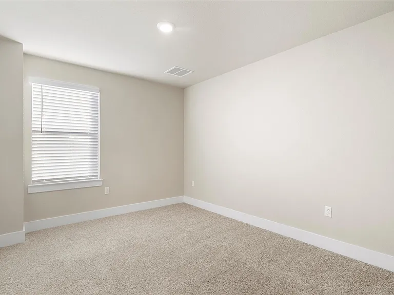 15701 Oglethorpe Dr #100 — Photo 28