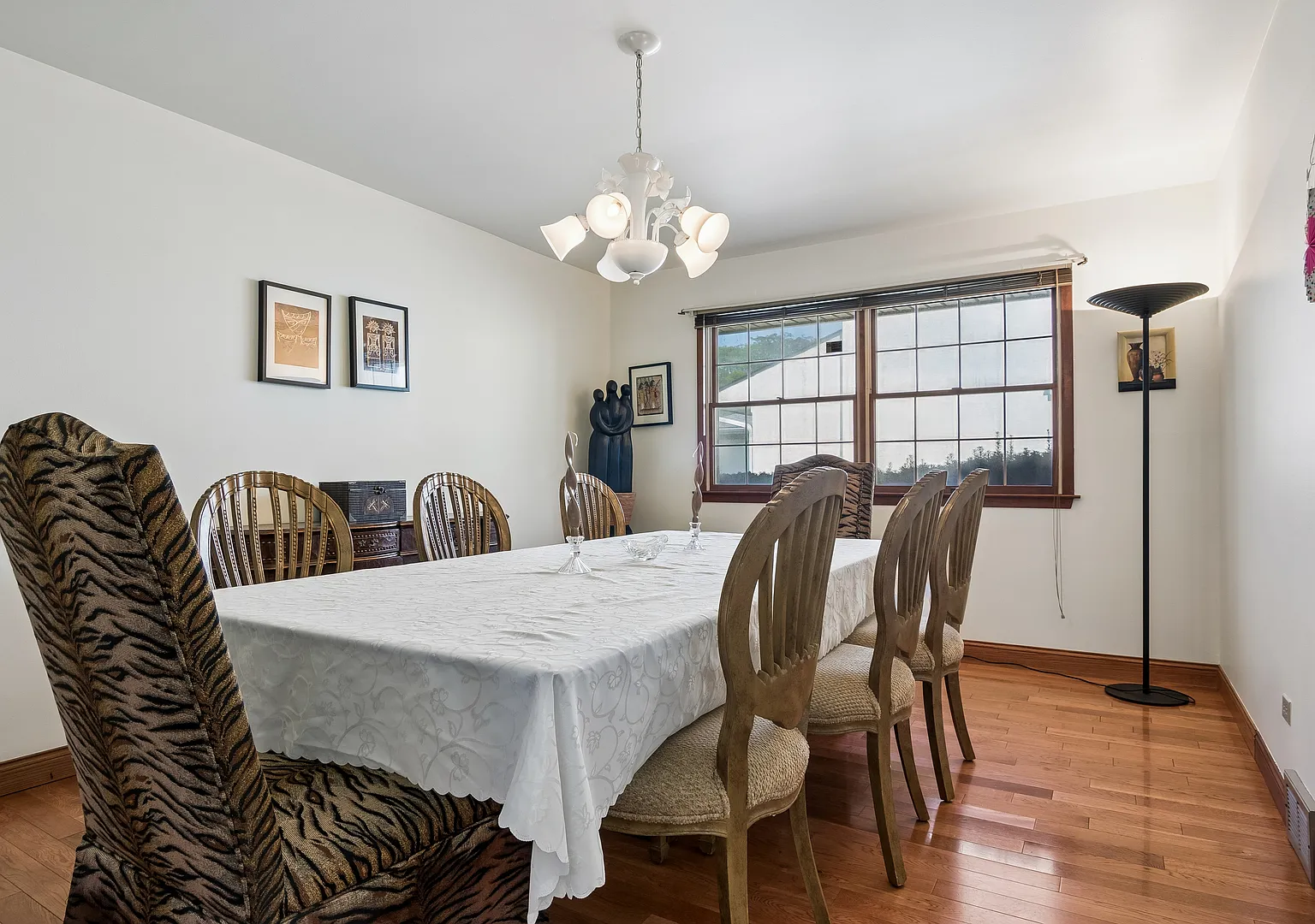 5 bed, 3.5 bath, 3771 sqft, $5,495 — Photo 4