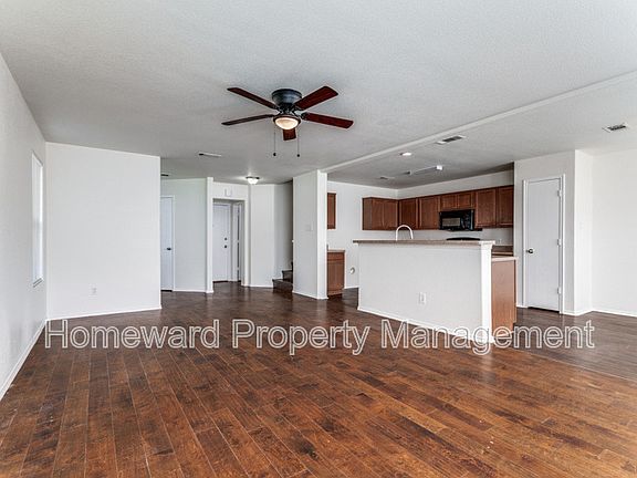 4th image of 7544 Lazy Spur Blvd