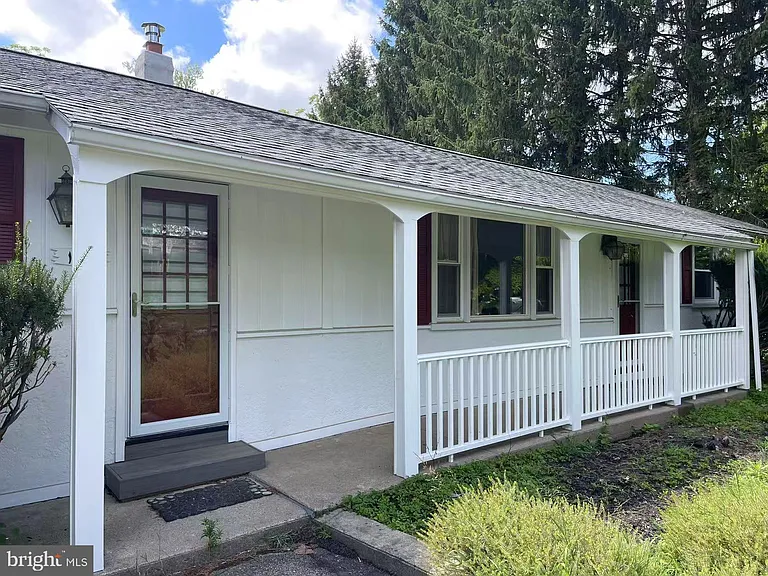 1019 Howellville Rd — Photo 2