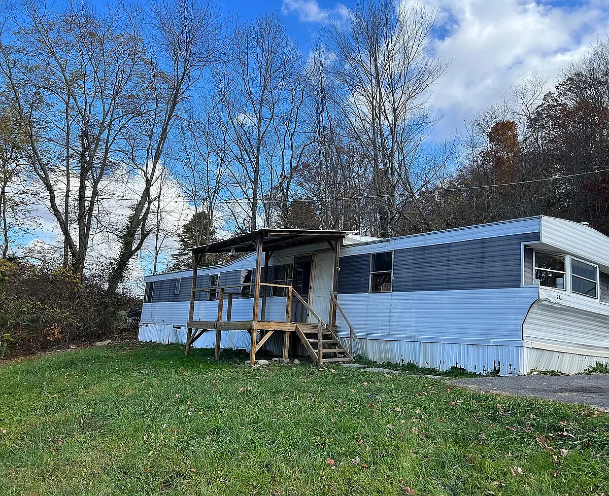 Building Photo - 247 Thor Ln