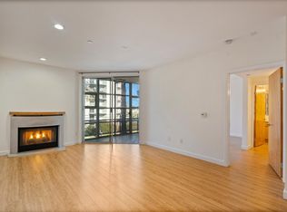 171 N Church Ln APT 204, Los Angeles, CA 90049