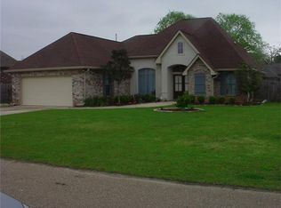 408 Autumn Creek Dr, Madisonville, LA 70447