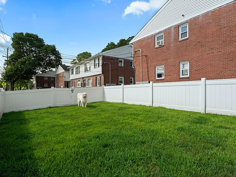 207 Brandegee Ave — Photo 27
