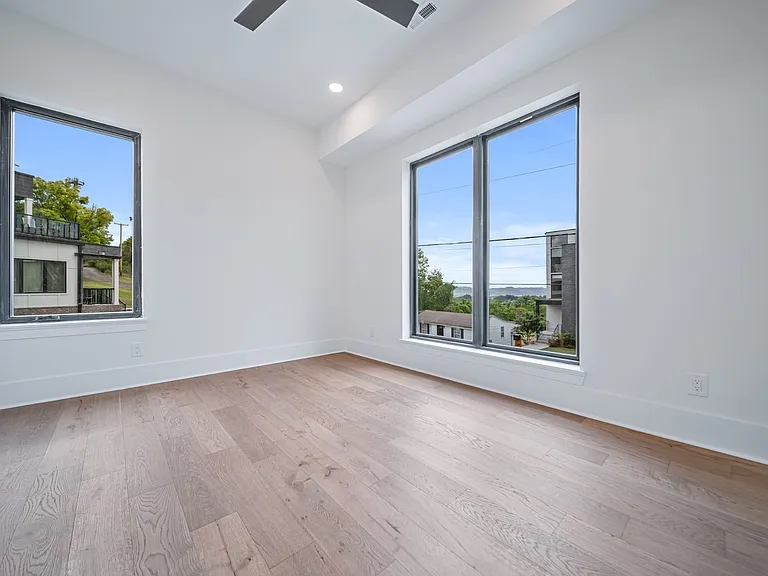 6011 Hill Cir — Photo 29