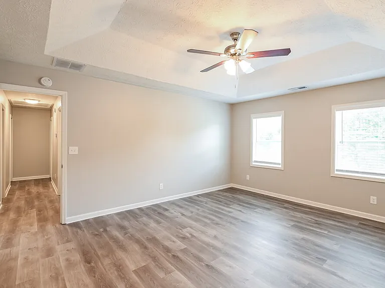 1910 Meadowchase Ct — Photo 14