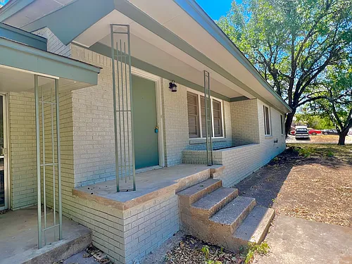 107 Nauert St Photo 1