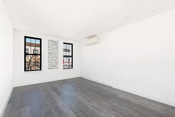 Rented by The Agency | media 6