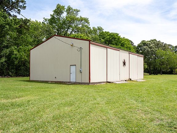 3rd image of 968 Oats Rd