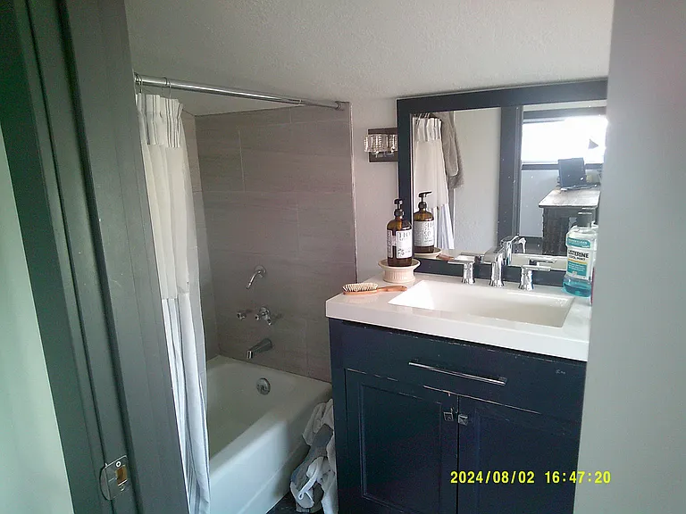 131 Beach Dr — Photo 20
