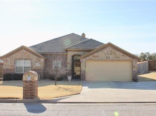 1713 Dakota Dr, Graham, TX 76450