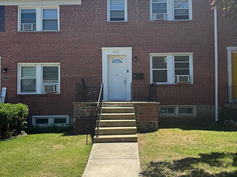 915 E Lake Ave #1 — Photo 2
