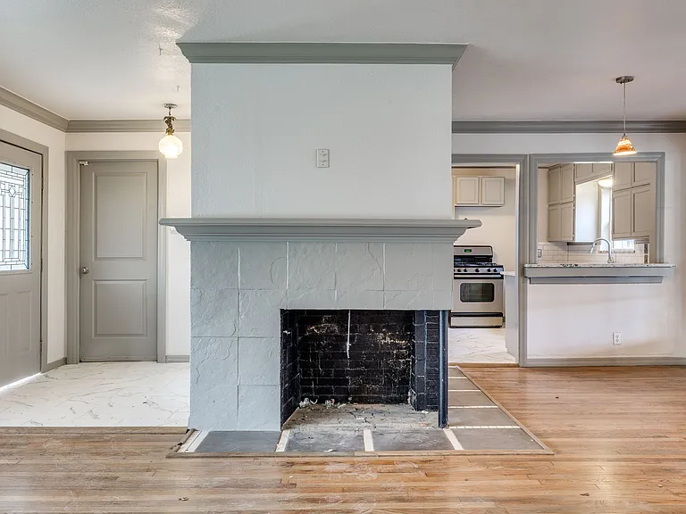 1923 N Elwood Ave — Photo 10