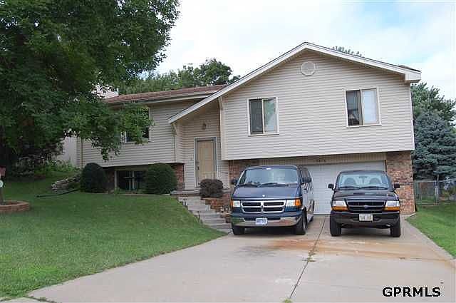 1st image of 15416 Farnam Cir