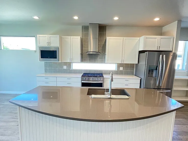 304 E Stanford Ave — Photo 16