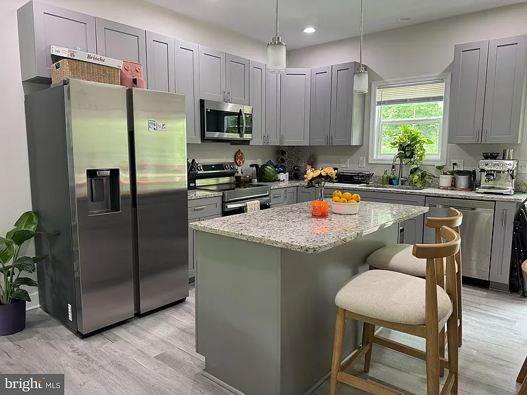 903 Albrough Blvd — Photo 6