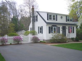 12 Cormier Ave, Tyngsboro, MA 01879