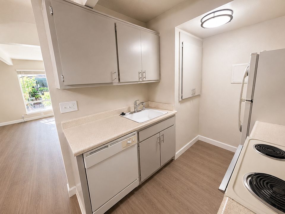 1st image of 2612-2616 G St #261606
