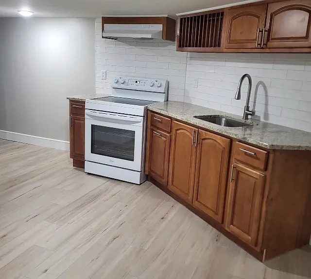83 McWhorter St — Photo 3