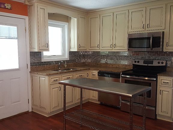 4th image of 480 Northwood St
