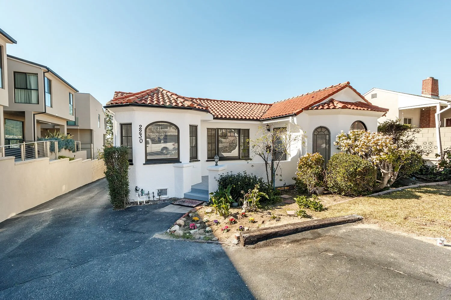 3 bed, 1400 sqft, $4,100 — Photo 1