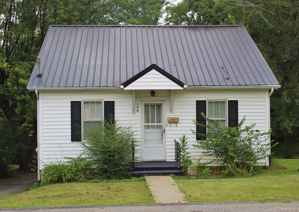 1st image of 134 Davis St