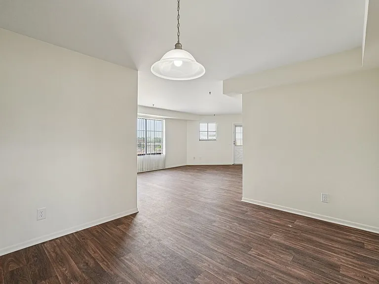 River Place Luxury Apartments — Photo 52