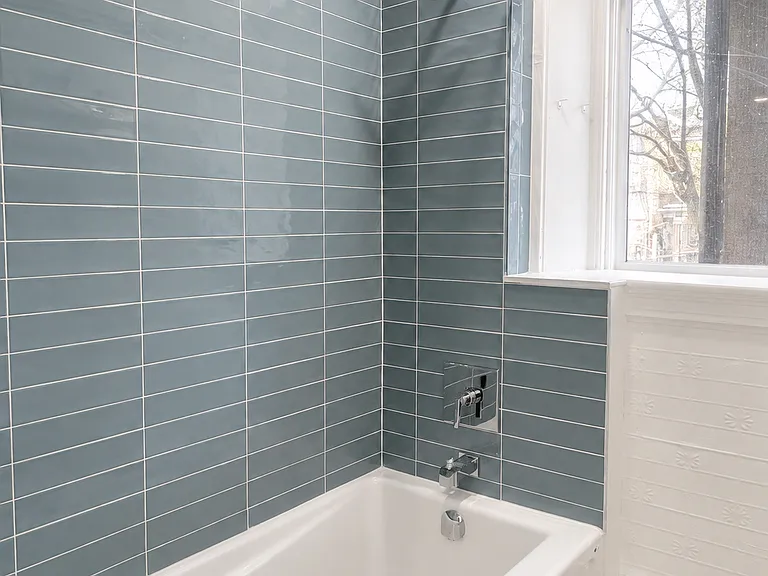 310 Roncesvalles Ave — Photo 7