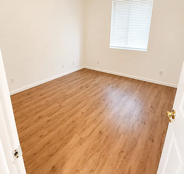Hartford Square Apartments — Photo 22